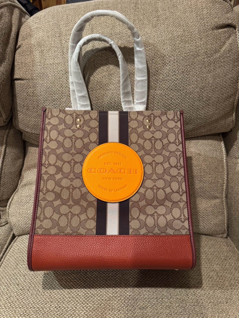 NWT！2PCS COACH DEMPSEY TOTE IN SIGNATURE JACQUARD WITH STRIPE （1917）AND WALLET - Picture 2 of 14